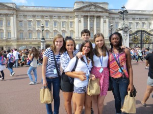 Students outside Buckingham Palace